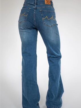 SIGNATURE TROUSER MEDIUM WASH 
X-SMALL - SHORT LENGTH